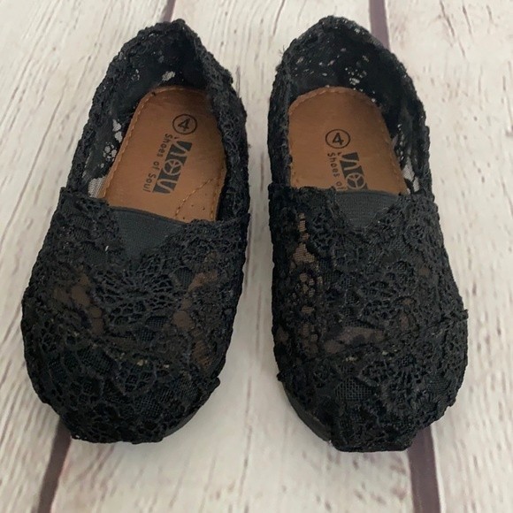 Shoes of Soul (SOS) Structured Black Lace Alpargatas - Picture 1 of 5